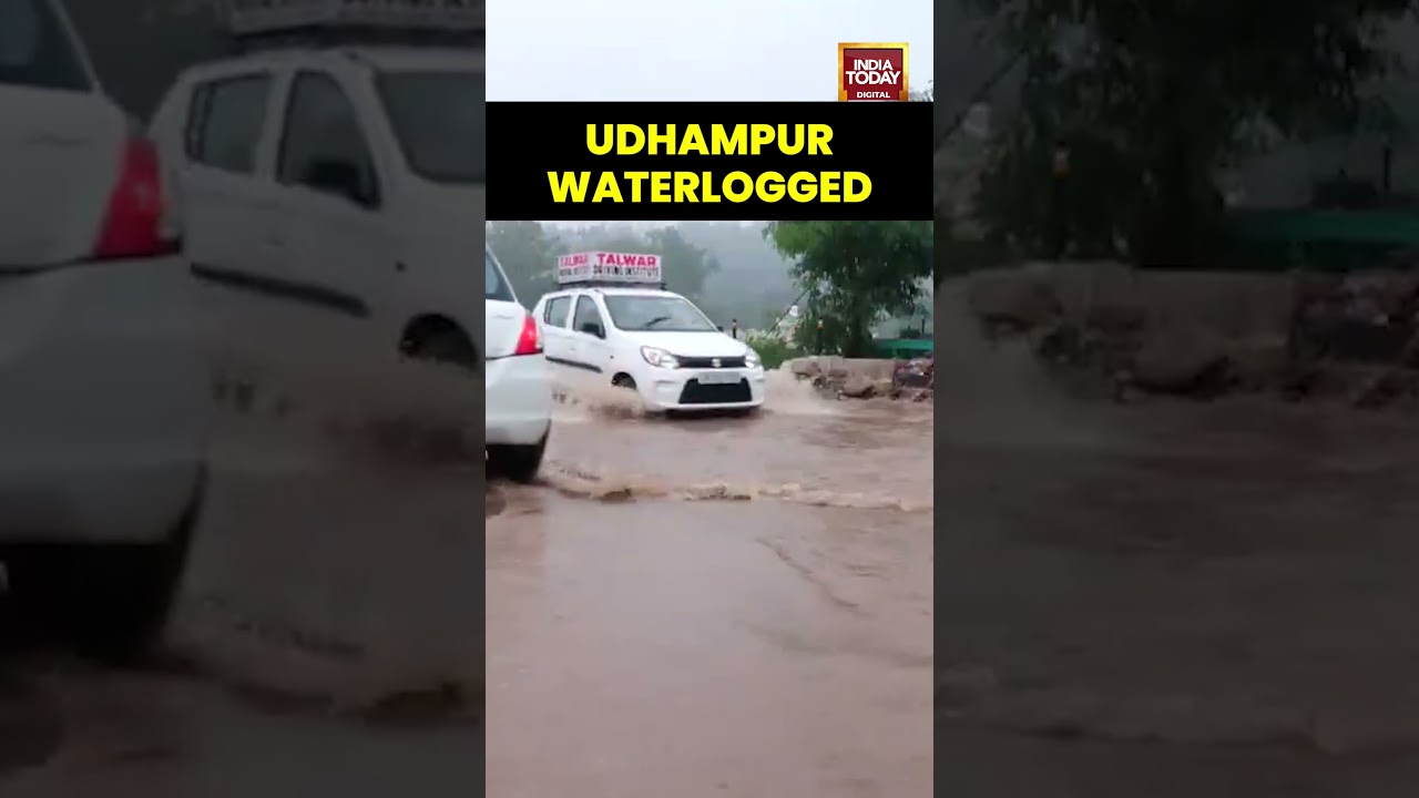 #HeavyRain Causes #Waterlogging in #Udhampur, #J&K | Visuals from #BirmaBridge Surface City Streets
