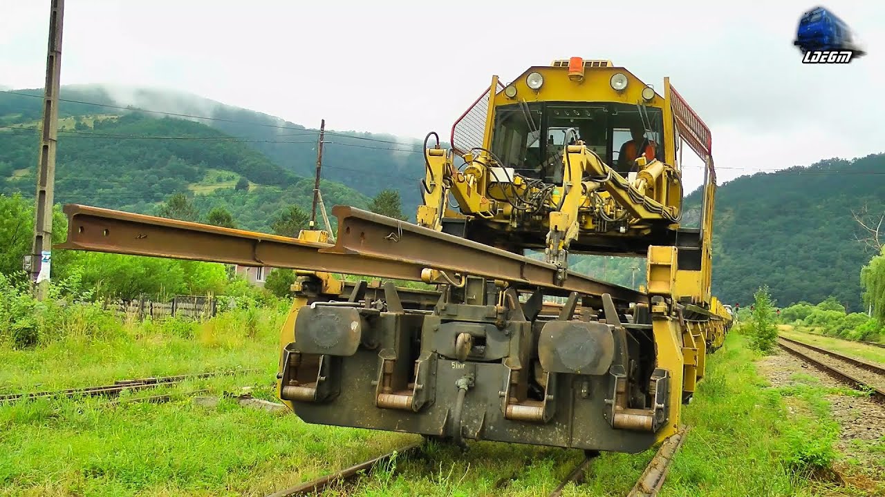 Trenul Robel Train CFR Infrastructura Descarcand Cale Ferata/Unloading Rail Track in Suncuius