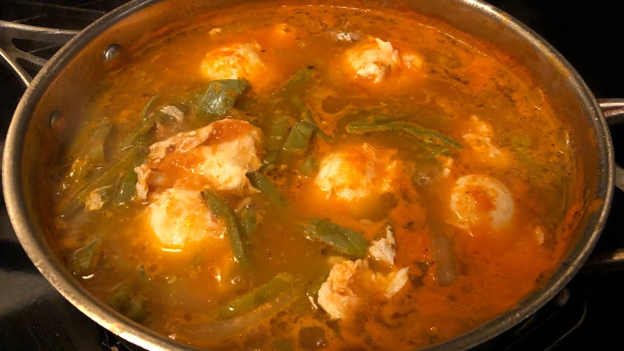 Huevos ahogados con nopalitos