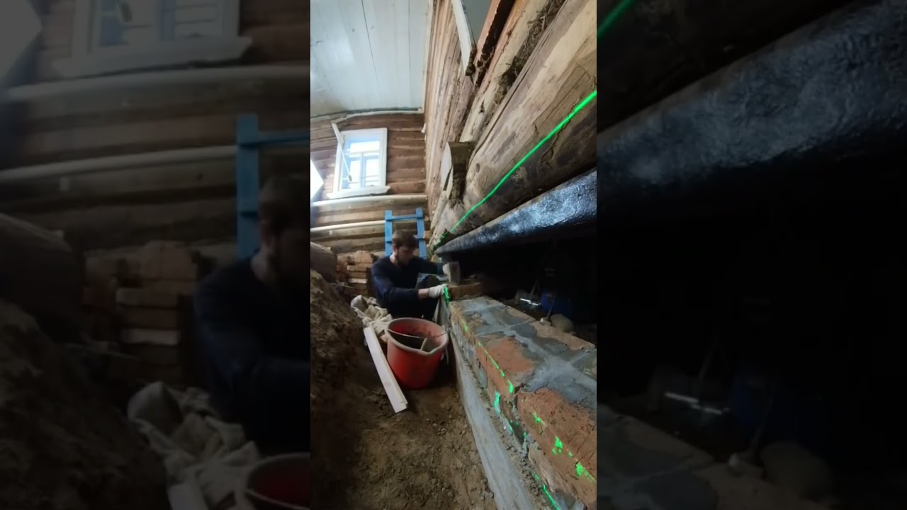СТЕНУ ПОДНЯЛ, ВЕНЕЦ В ТОПКУ: Заливаю фундамент в старом доме под снегом #стройка #ремонт #snow #топ