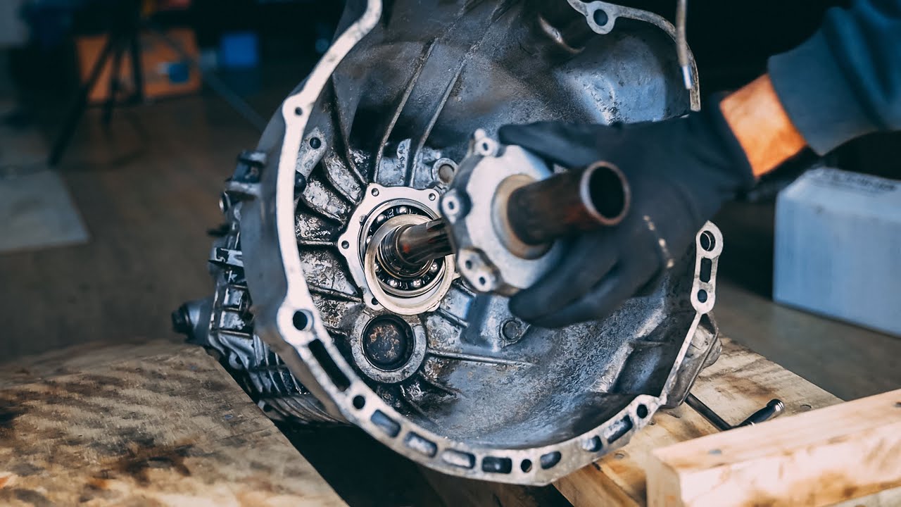 Как заменить сальники коробки передач | BMW E30 | Getrag 260 + капитальный ремонт коробки передач