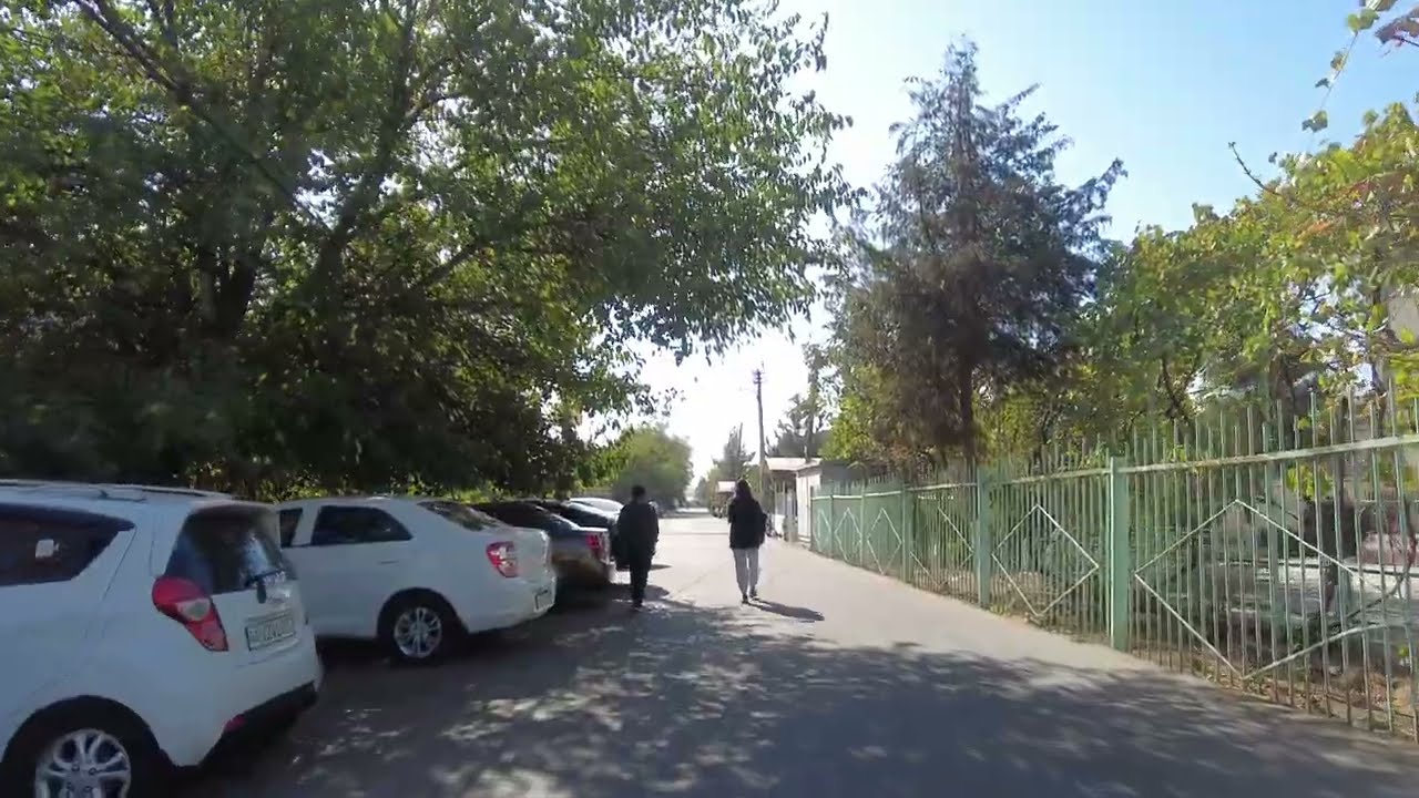 The Walk to Tashkent’s Wildest Flea Market (Yangiobod)