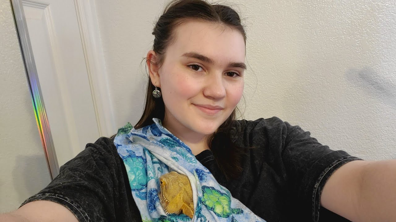 Bearded dragon sling ( Only using one yard of fabric )