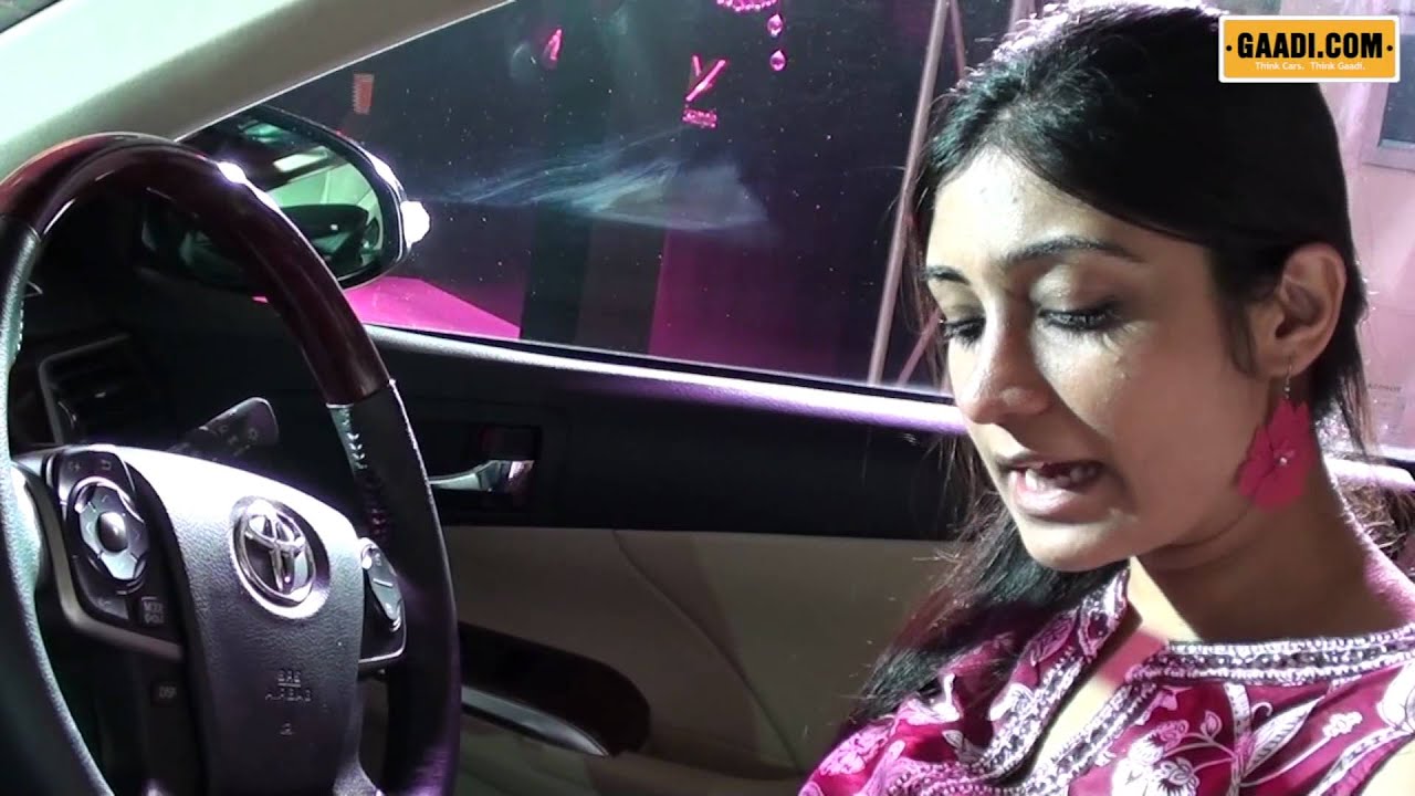 Toyota launches the new Camry - Gaadi.com