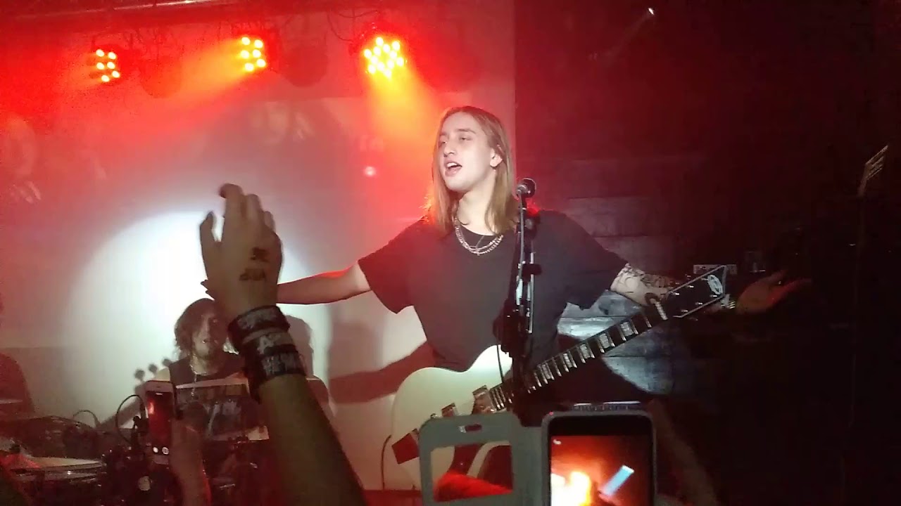 Triggered - Chase Atlantic (live in Madrid) 12.22.2018