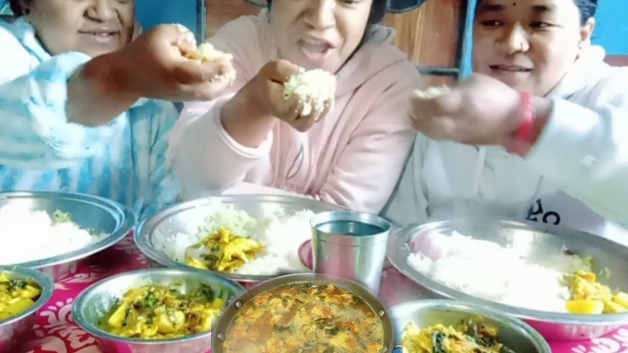 गुन्दुक आलु अनि अन्डाकाे गेरपि माज्जा भयाे ल