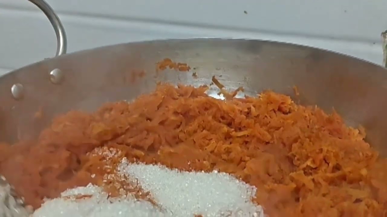 Gajar Ka Halwa Banane Ka Asaan Tarika | Traditional Indian Dessert😍