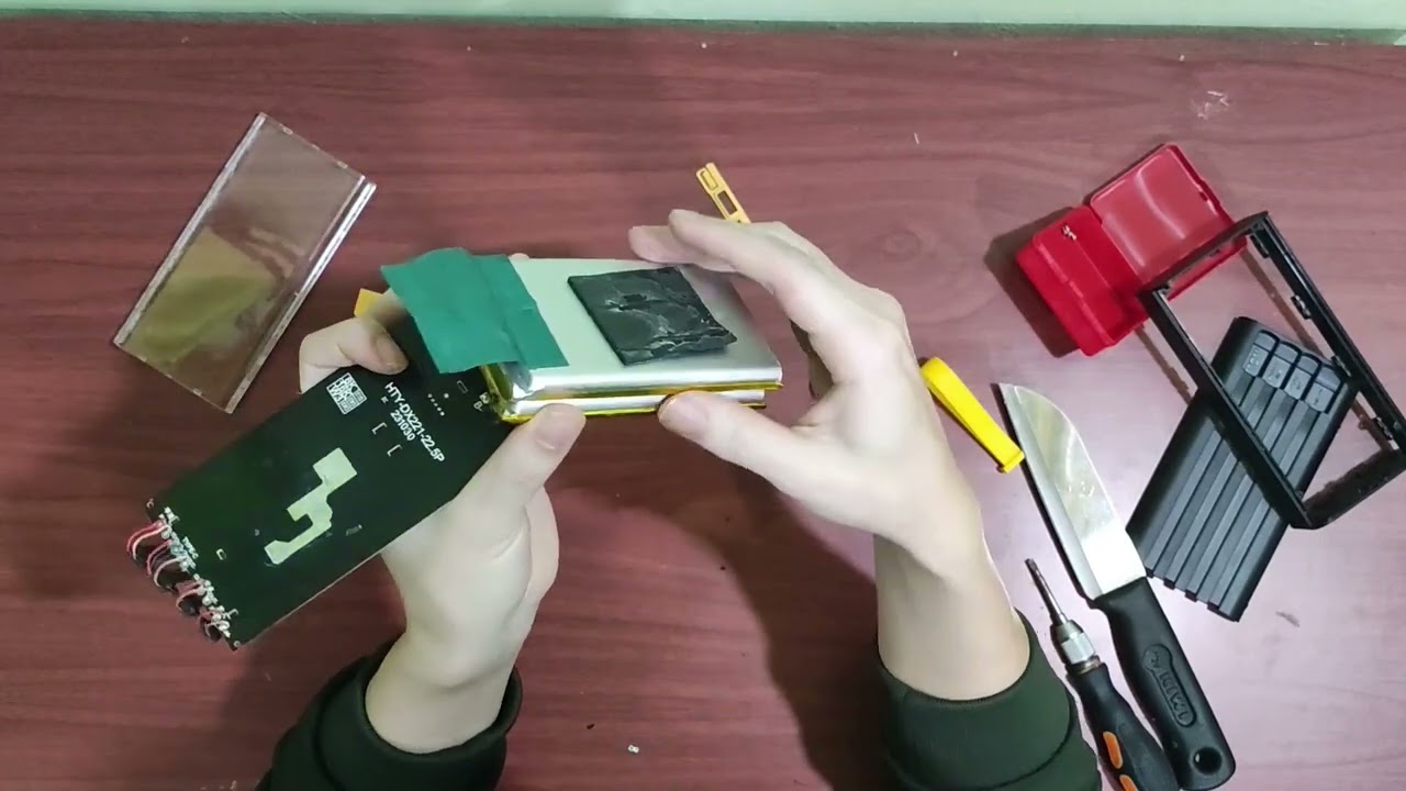 Đắng lòng khi mở Sạc Dự Phòng Trong Suốt 20000mAh Với Cổng Sạc Nhanh 22.5w và PD 20W Kèm 4 Đầu Sạc