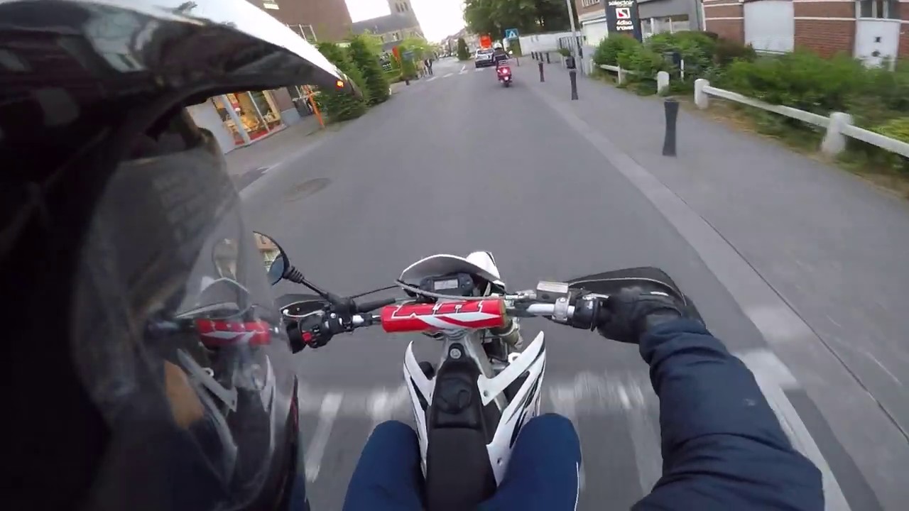 Honda Hm 50cc (Belgium moped riding)