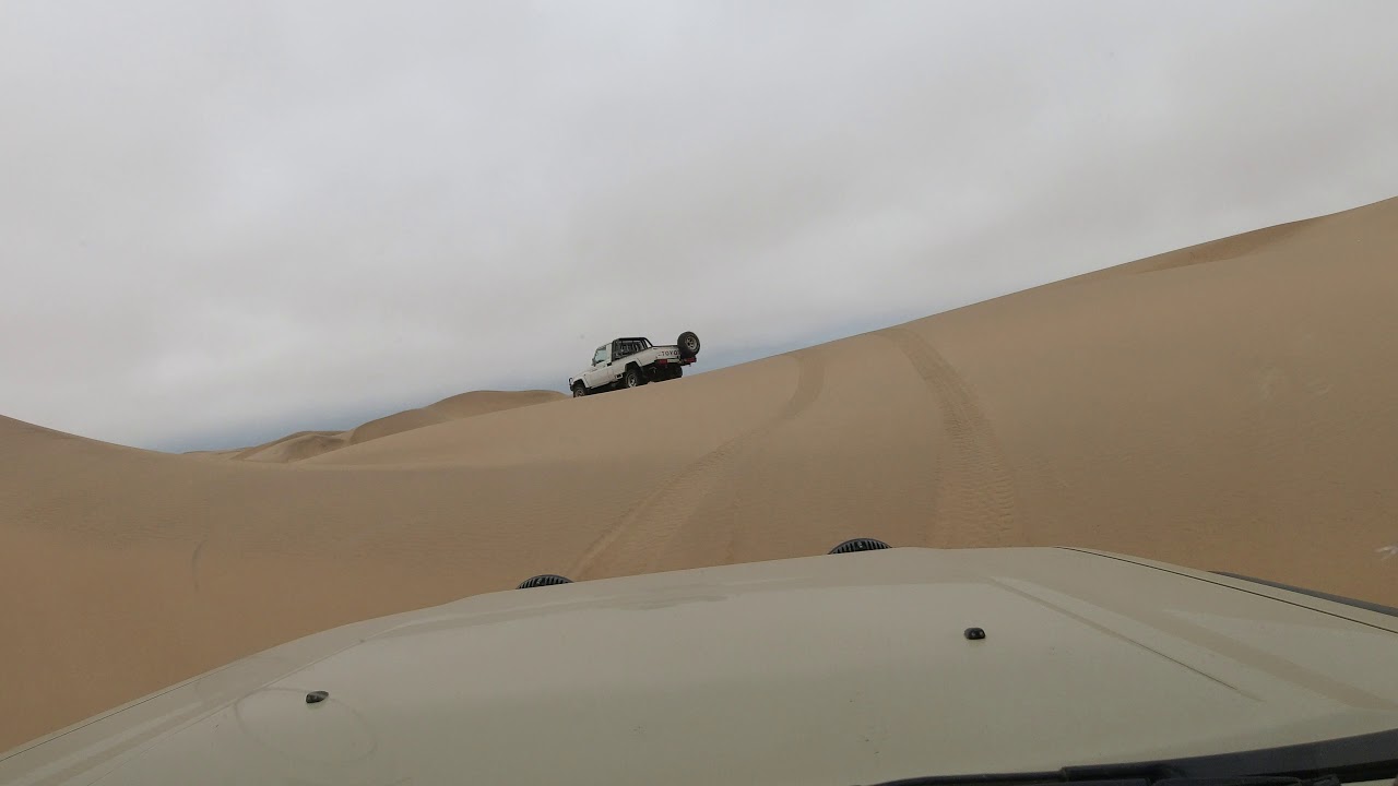 Land Cruiser 79 V6 and V8 Sand Dune Driving