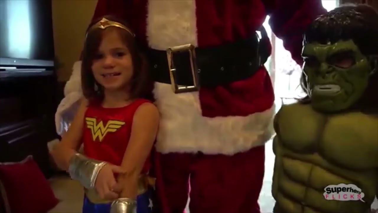 Santa vs Venom vs Little Hulk Girl & Little Wonder Woman