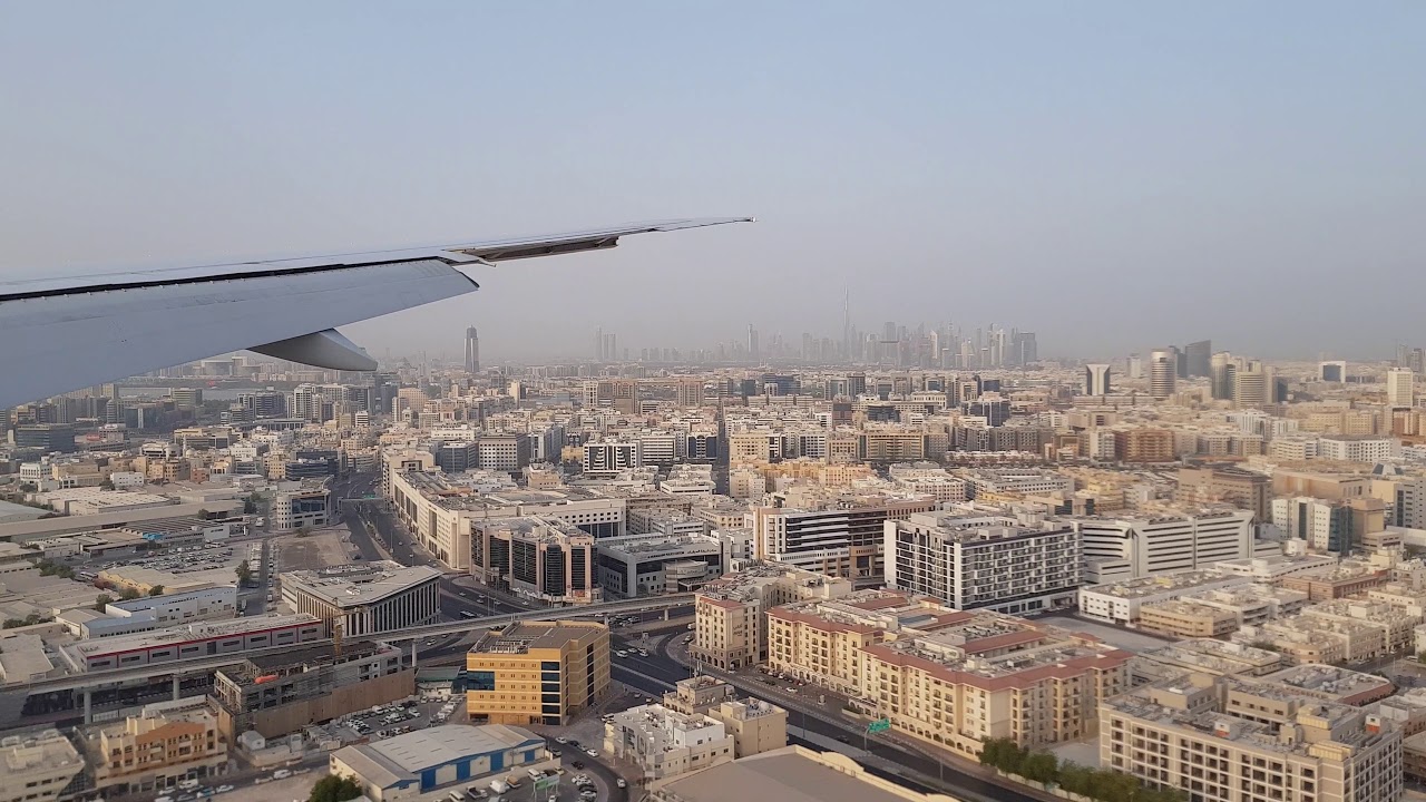 Emirates EK533 Landing in dubai international airport