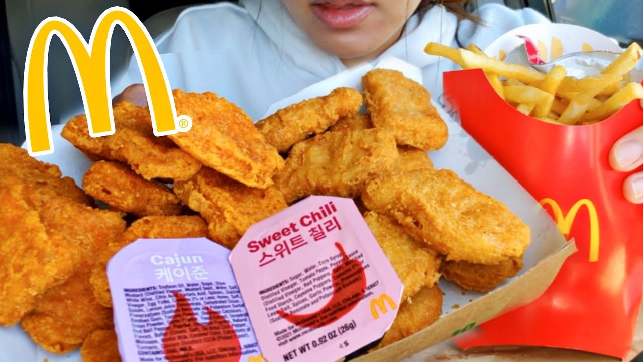 ASMR EATING MCDONALD'S BTS ARMY CHICKEN NUGGETS FRIES CHEESE CAR MUKBANG Eating Sound 먹방 TWILIGHT