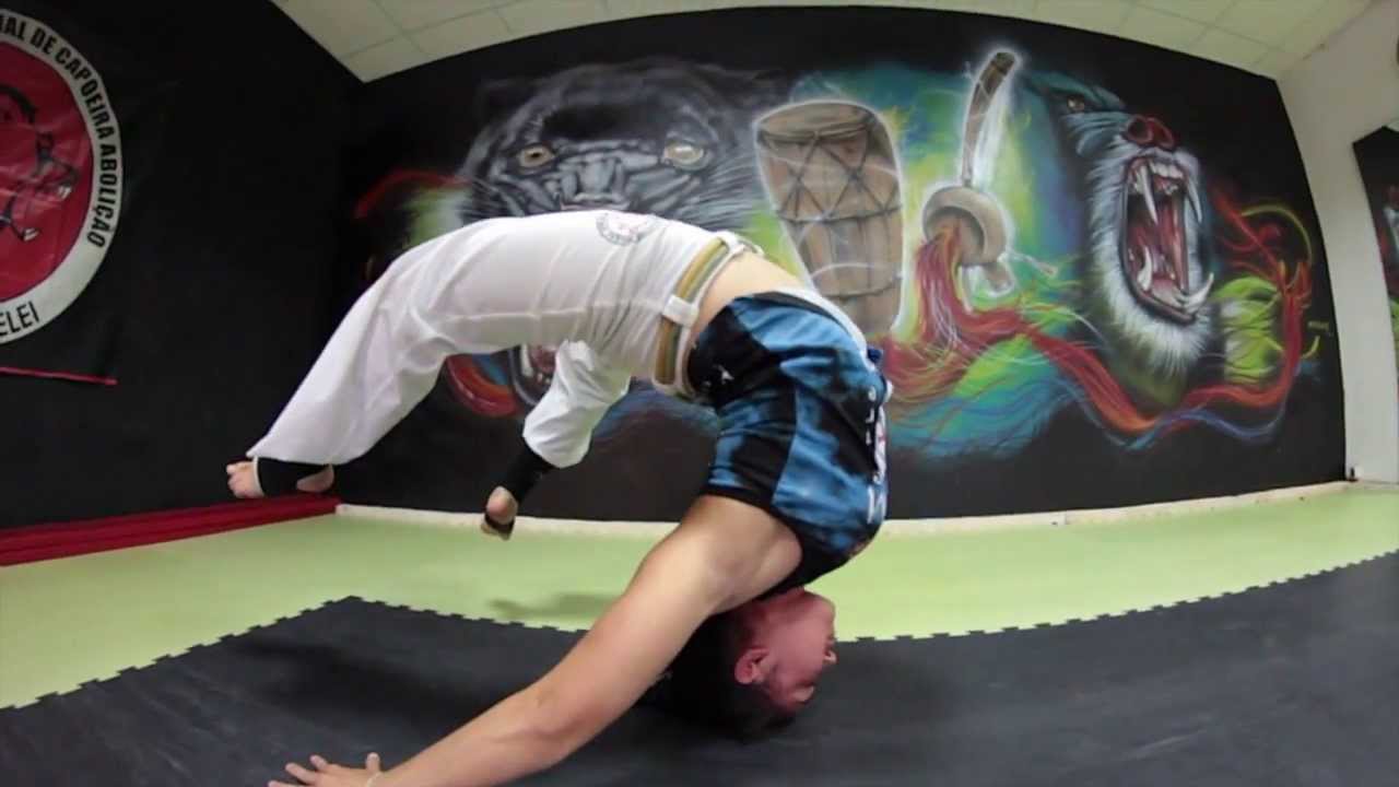 Entrena Capoeira - Movement