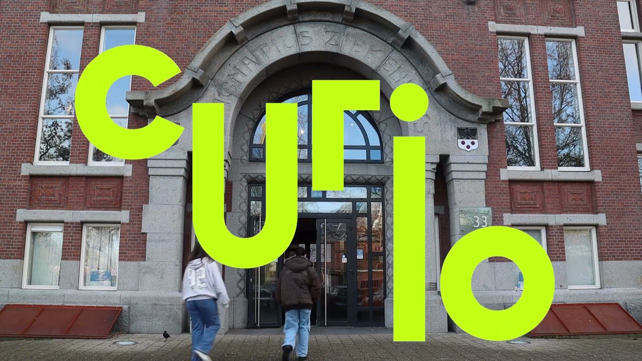 Curio sector economie en ondernemen - zakelijk telefoneren (lange video)