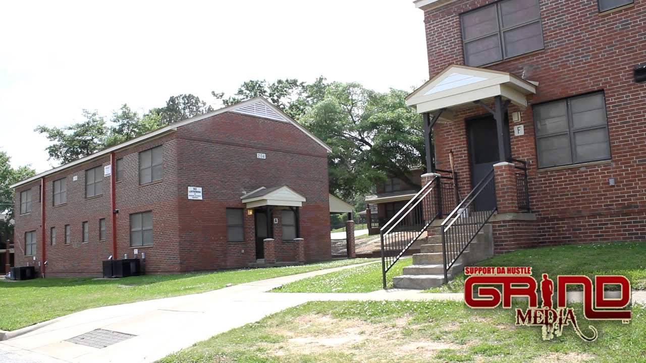 Jay Grind visit the apt born in...Wilson Projects in Columbus, GA