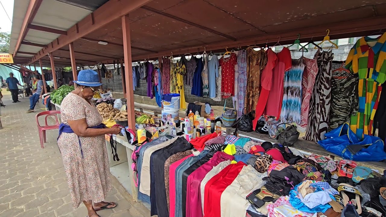 KWATTAMARKT : kleding, vlees en vis en veel lekker eten       #suriname   #paramaribo