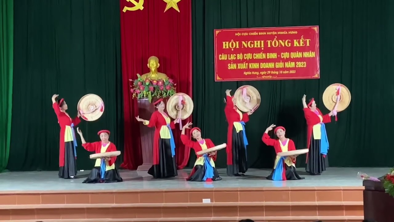 Múa Cô gái trên quê hương Quan họ