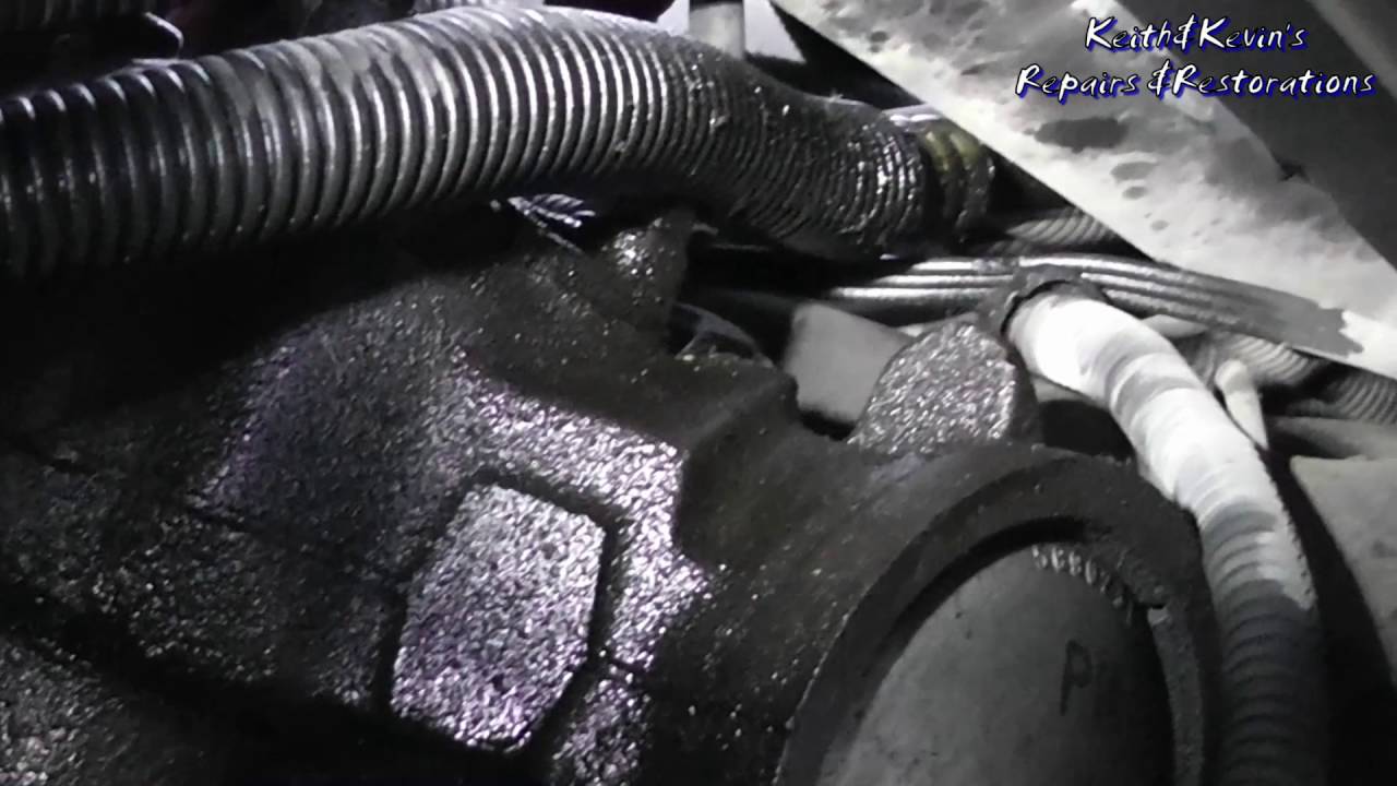 Как заменить нижний шланг масляного радиатора на Chevorlet 4X4 PT1 88-98 C/K C2500