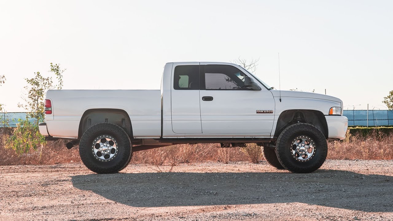 Our Shop 2nd Gen Cummins with Carli Suspension Commuter System and 37s!