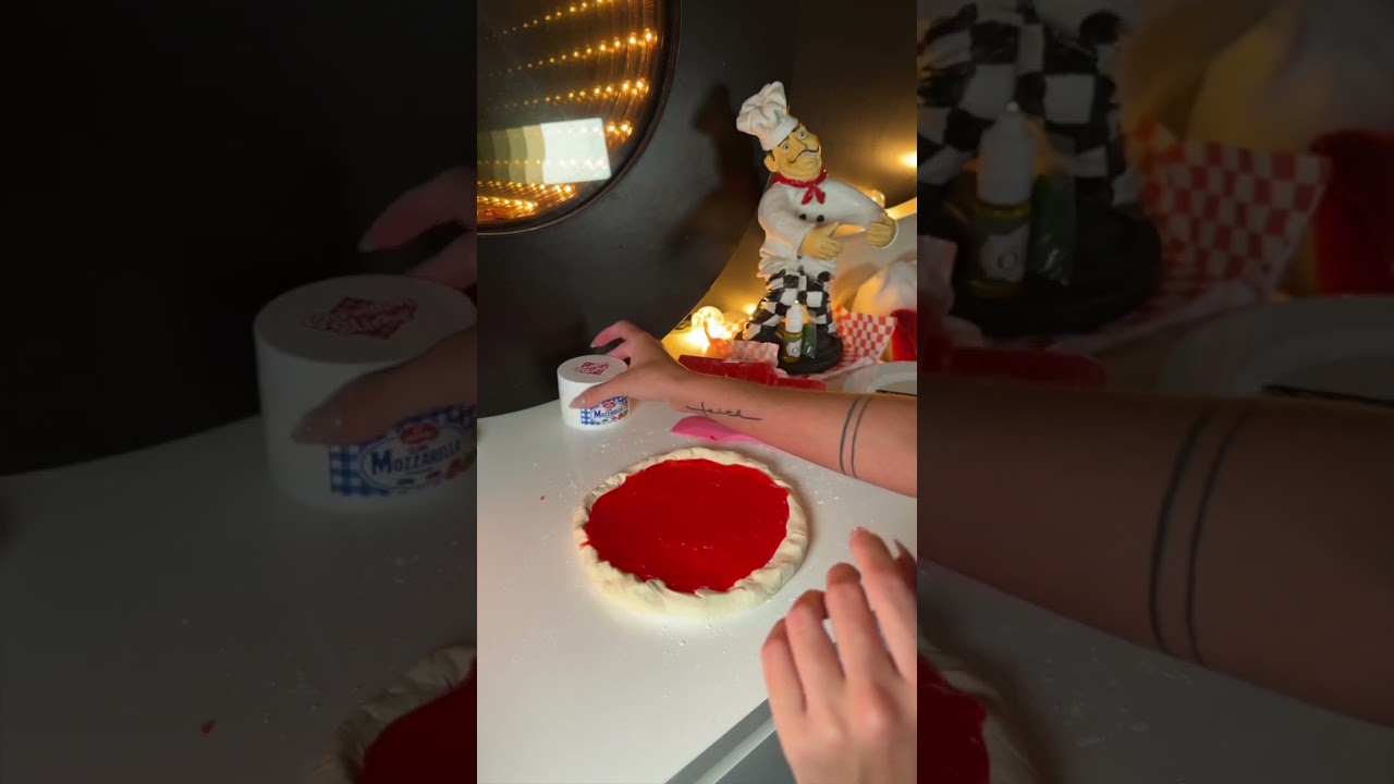 Chef Makes Pizza With Slime #asmr