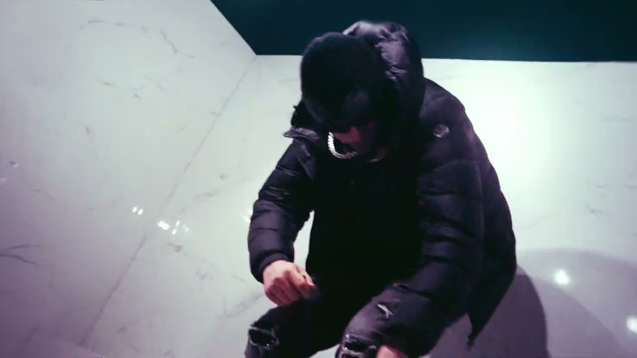 GUCCI MNICH - TO M&Oacute;J CZAS (PROD. FRIZ X KITTIESLOVERAGE)