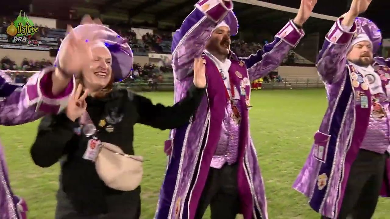 DE CARNAVALSMATCH van Eendracht Aalst