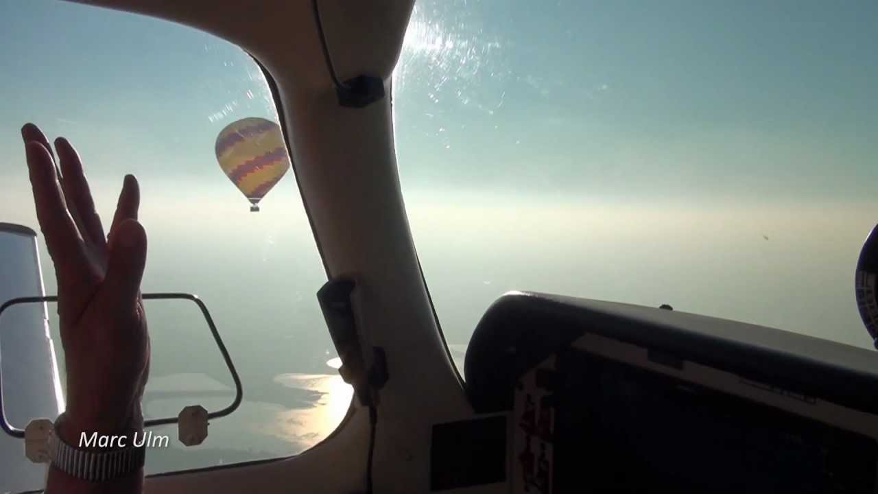 HD Cockpit Mooney M20R Ovation 2 - Passing a balloon