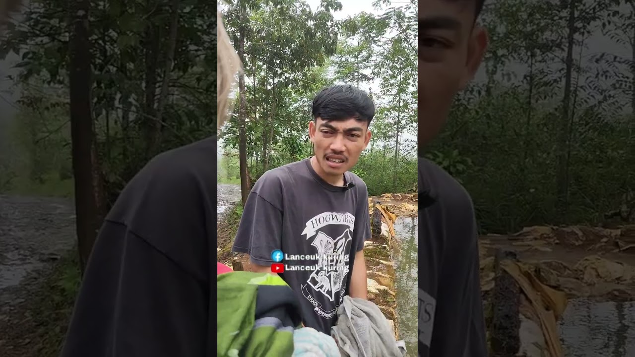 Caina saat jadi mandi di kolam renang 