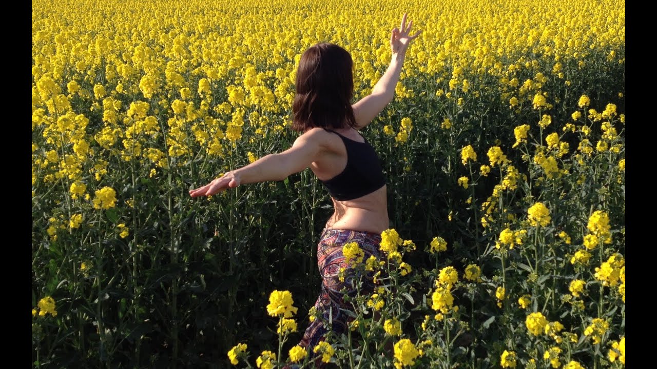 UK & ONLINE Yoga Teacher for beginners up to intermediates