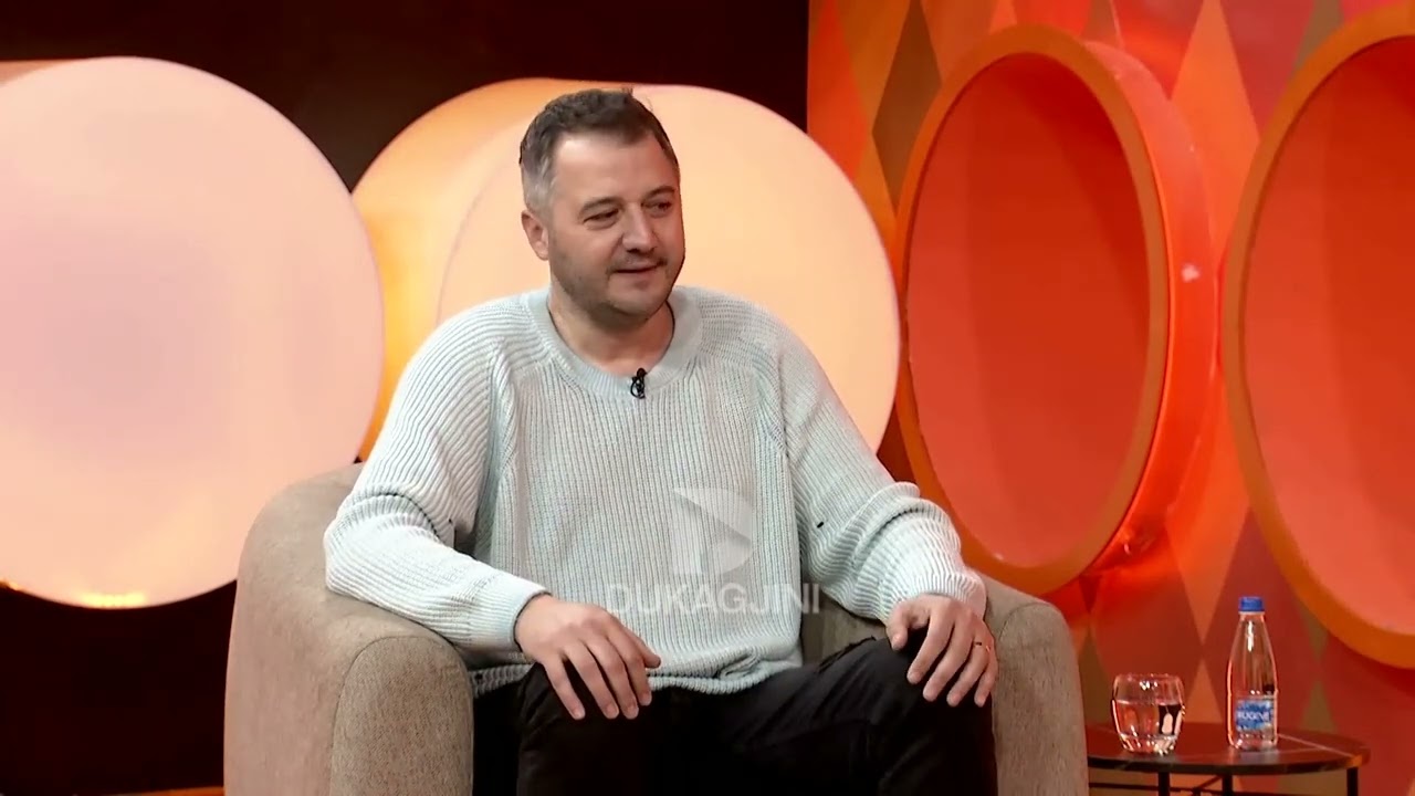 Aktori Adrian Morina i p&euml;rgjigjet pyetj&euml;s s&euml; regjis&euml;: PSE NUK PO PLAKESH HIQ?