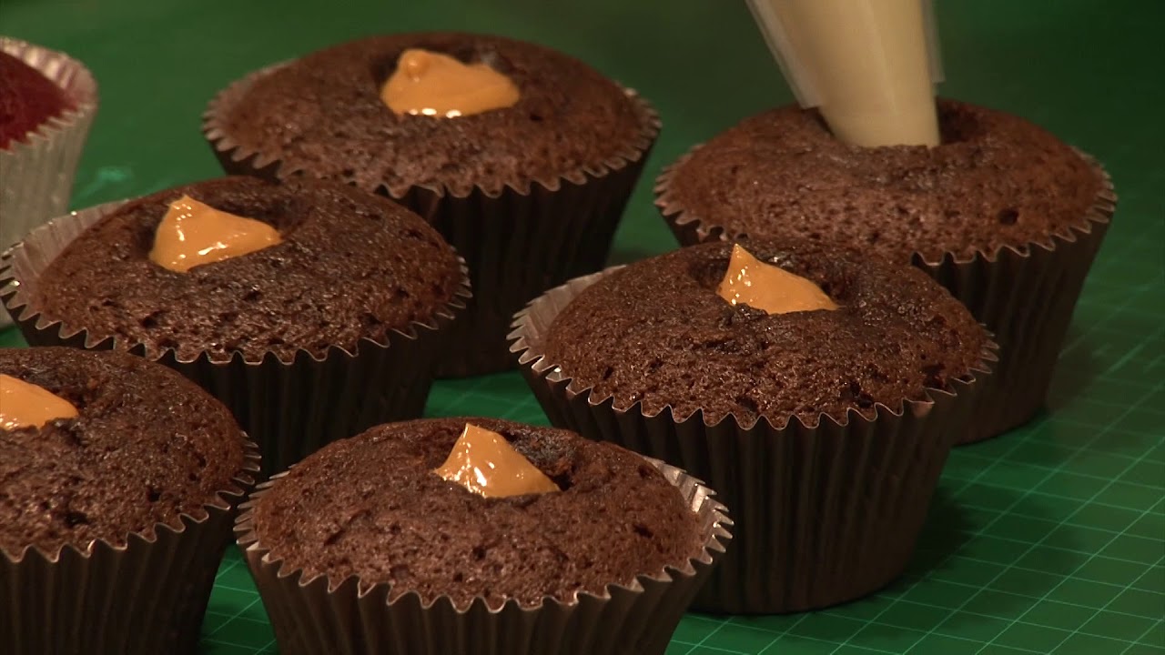 Icing and Filling Cupcakes