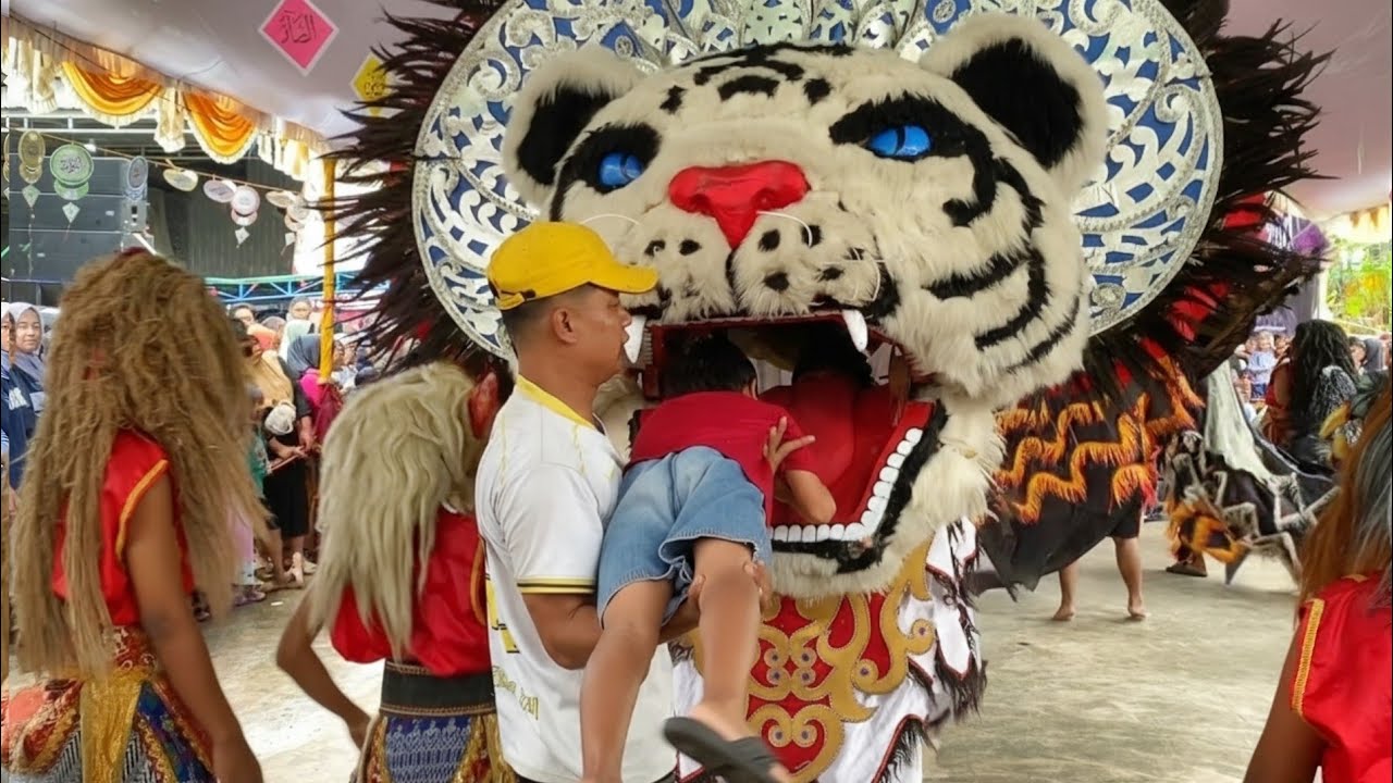 Barongan Macan Besar Nyaplok Bocil di Cabean Demak | Putro Singo Waskito
