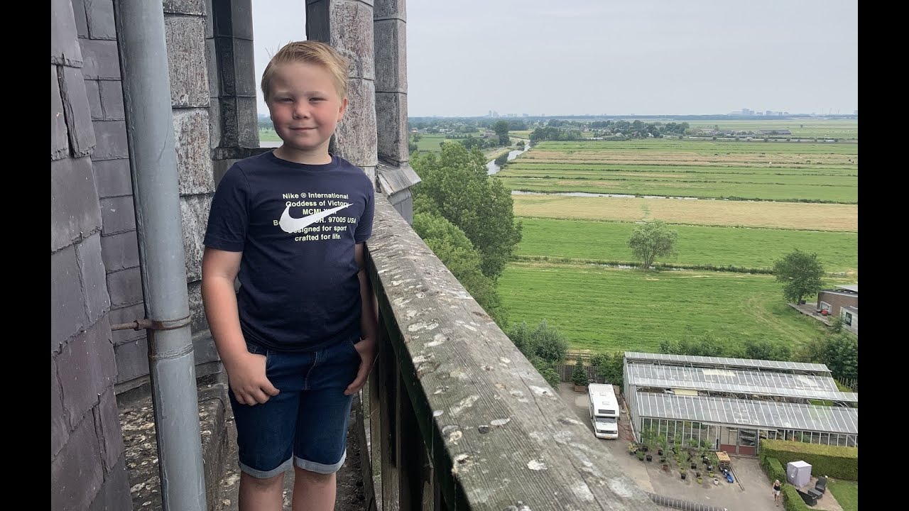 FollowDaan bovenin de kerktoren