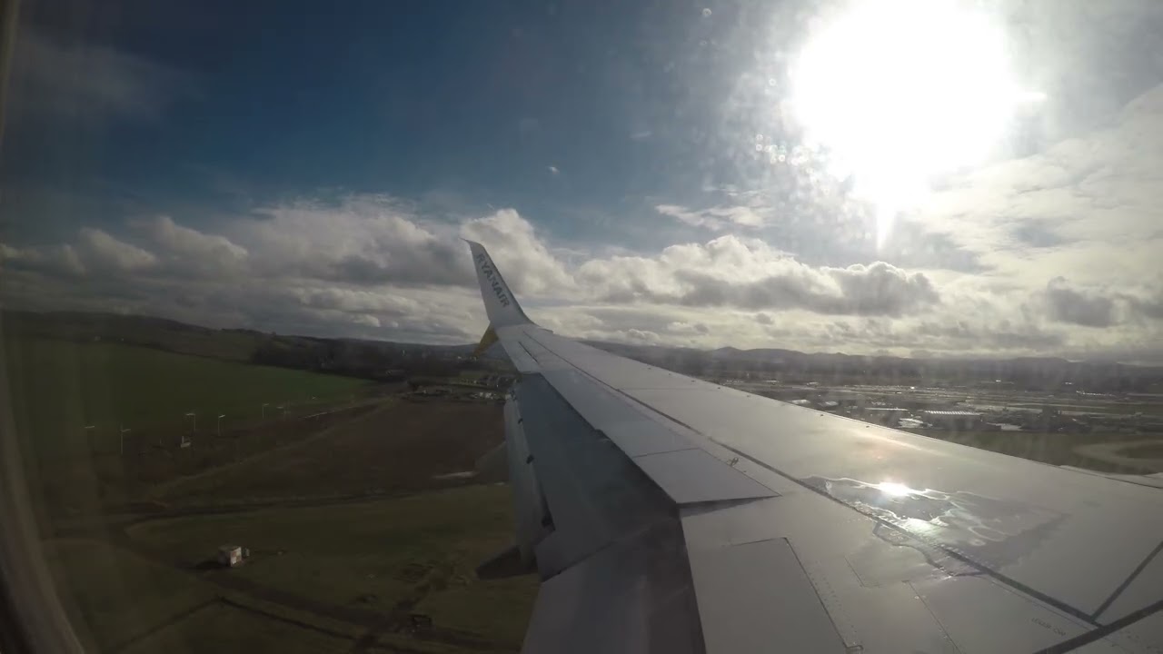 RK5632 Landing at Edinburgh (EDI) 🇬🇧 | Santander (SDR) → EDI | Morning Arrival