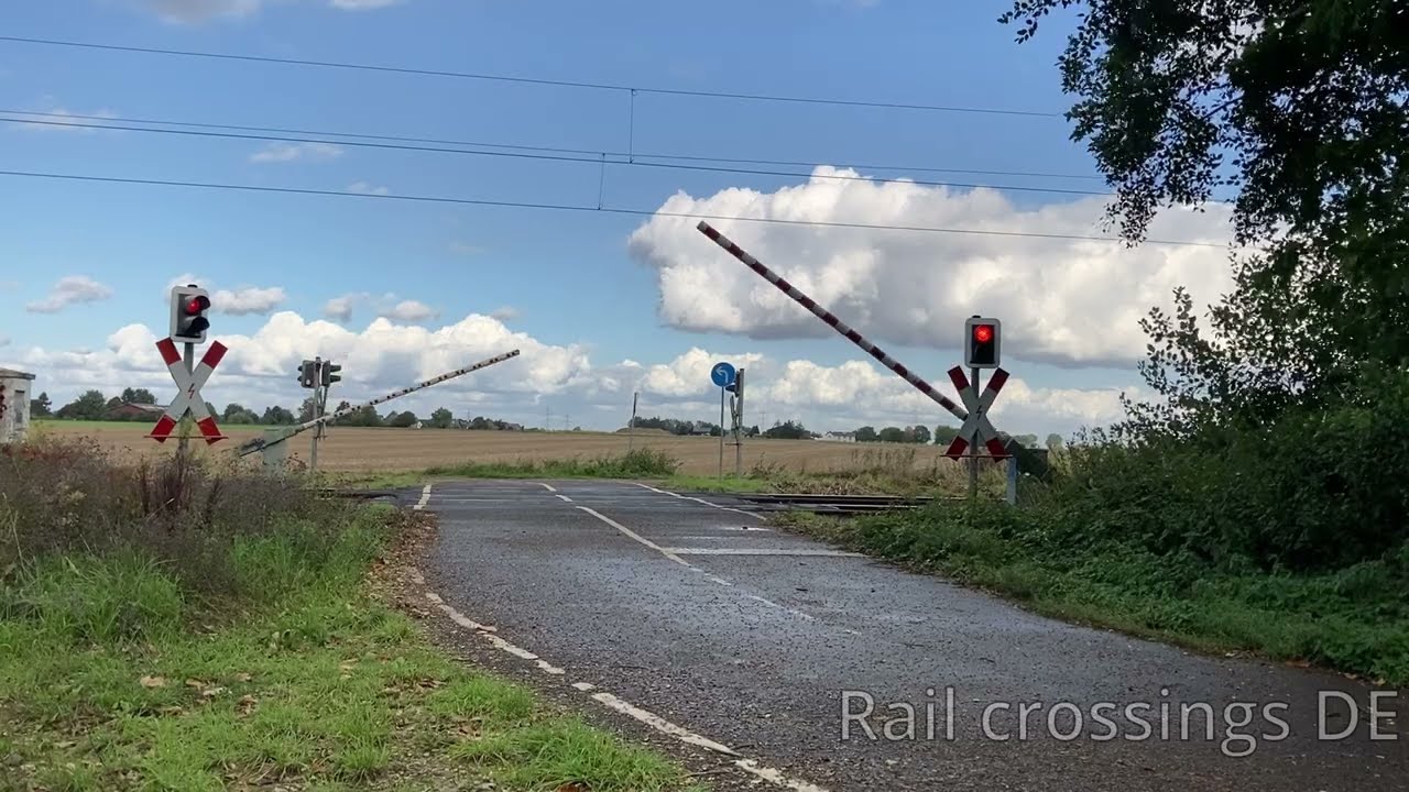 Rail crossing Rommerskirchen [DE] ⨉ Bahnübergang | Rail crossings DE