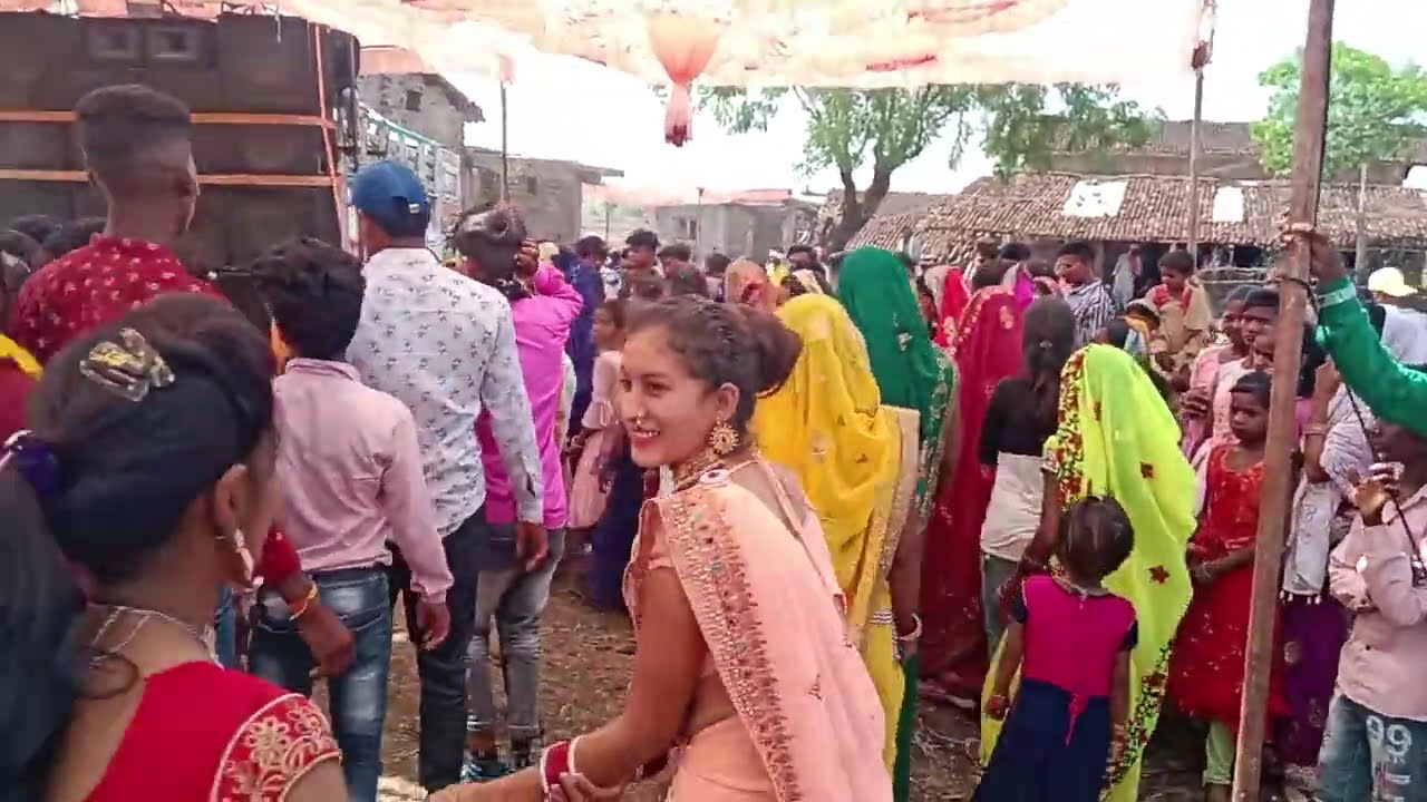 शादी में पहली बार अपनी गांव में डीजेसेटअप पर💯👈🙏2023ग्राम नीमढाना(malore)//निलेश old Sadiवीडियो वायरल
