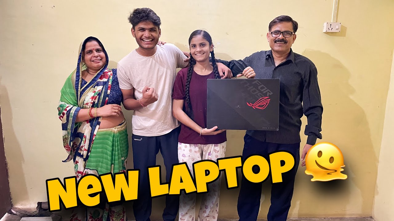Laptop le liya Gaizz ❤️😎 | Pyare Point |