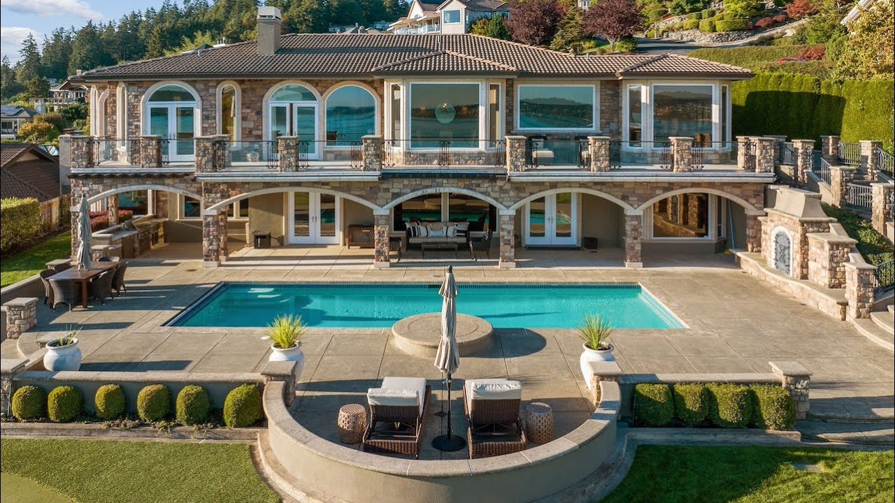 Luxury Meets Waterfront Living in Gig Harbor