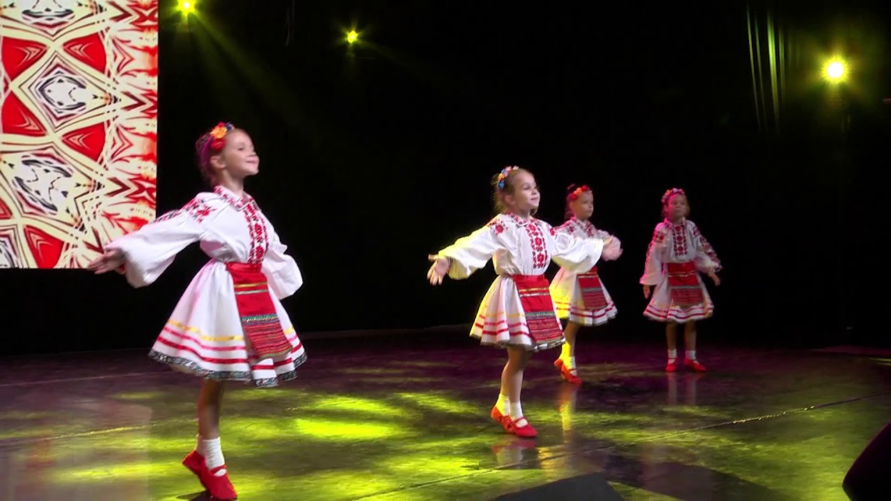 Народний художній колектив ансамбль народного танцю «Сувенір» - Українські ляльки