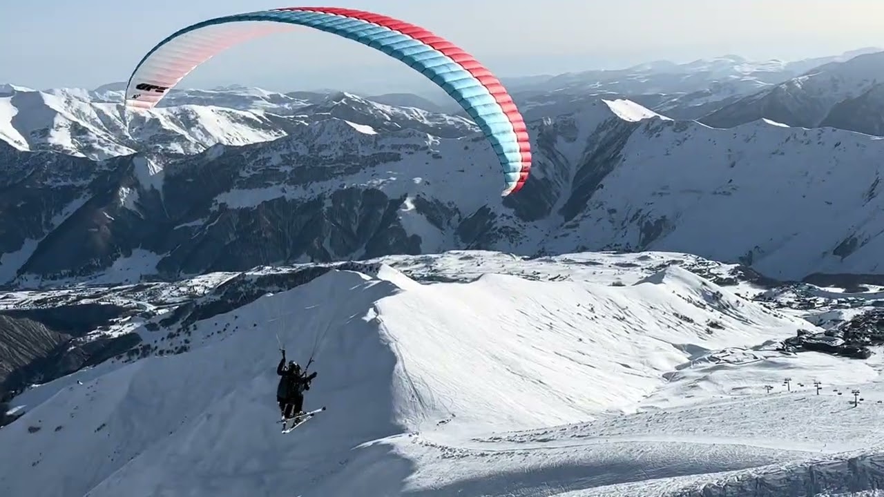 Paragliding in Gudauri￼