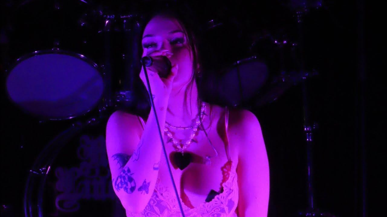 Maggie Lindemann - phases (live at Irving Plaza 04/06/23)