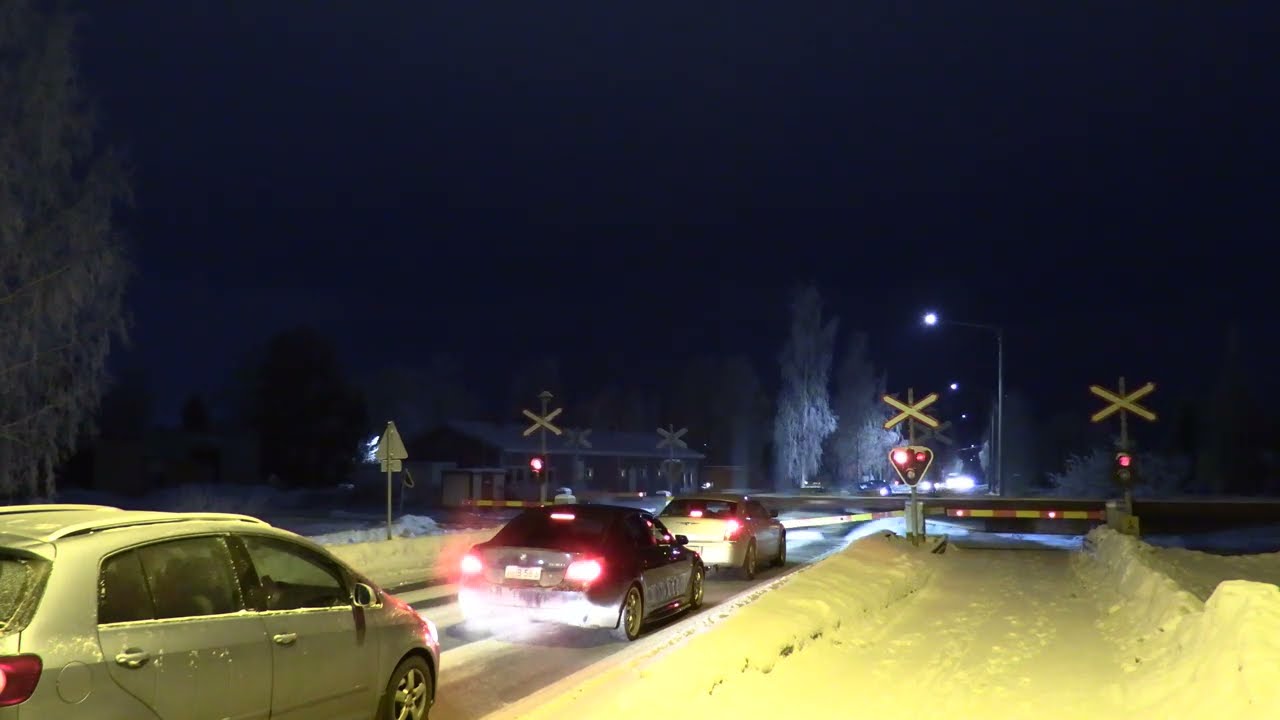 VR freight train T 53270 passed MAANTUOTE level crossing @ Ilmajoki, Finland
