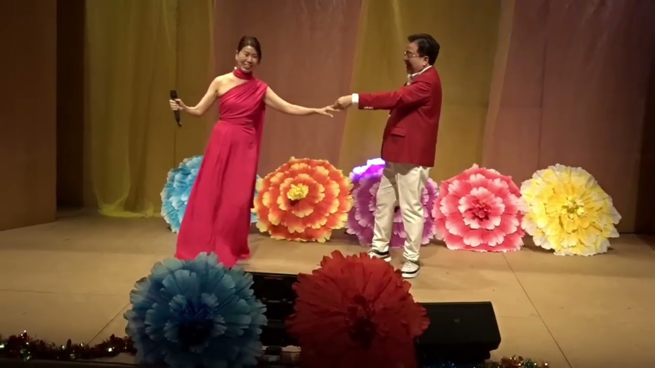 正義柔情永在 （ 附歌詞顯示）Fanny&paul 的舞台。      19.12.2023
