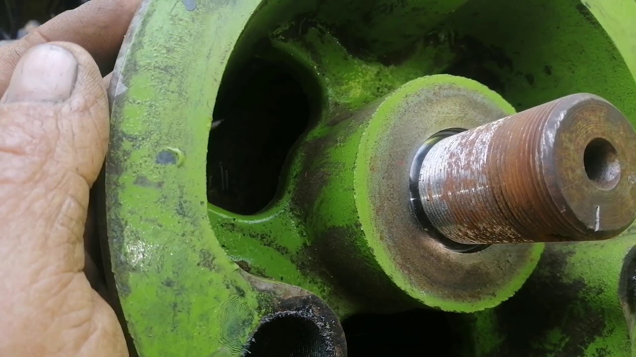 Claas Dominator 66.Motor Perkins 6.3544.Зняття шківа привода.