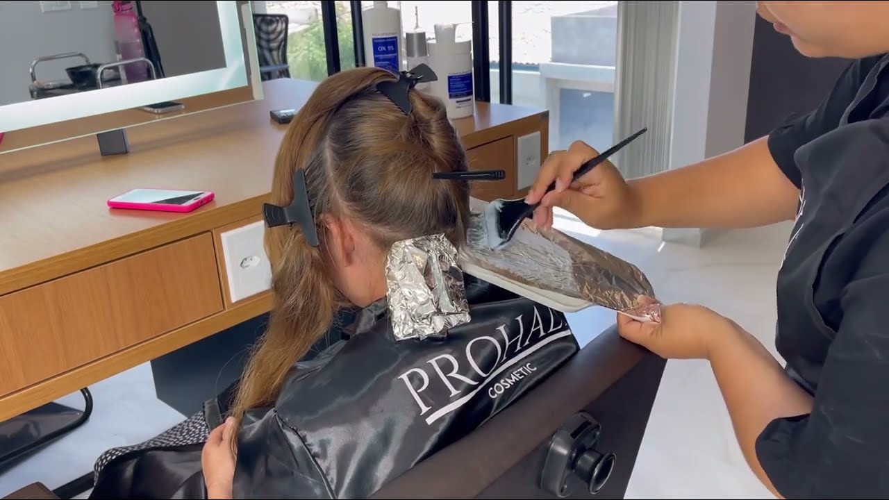 CORREÇÃO DE COR - MECHAS NO PAPEL PARA CABELEIREIROS INICIANTES - LOIRO PLATINADO