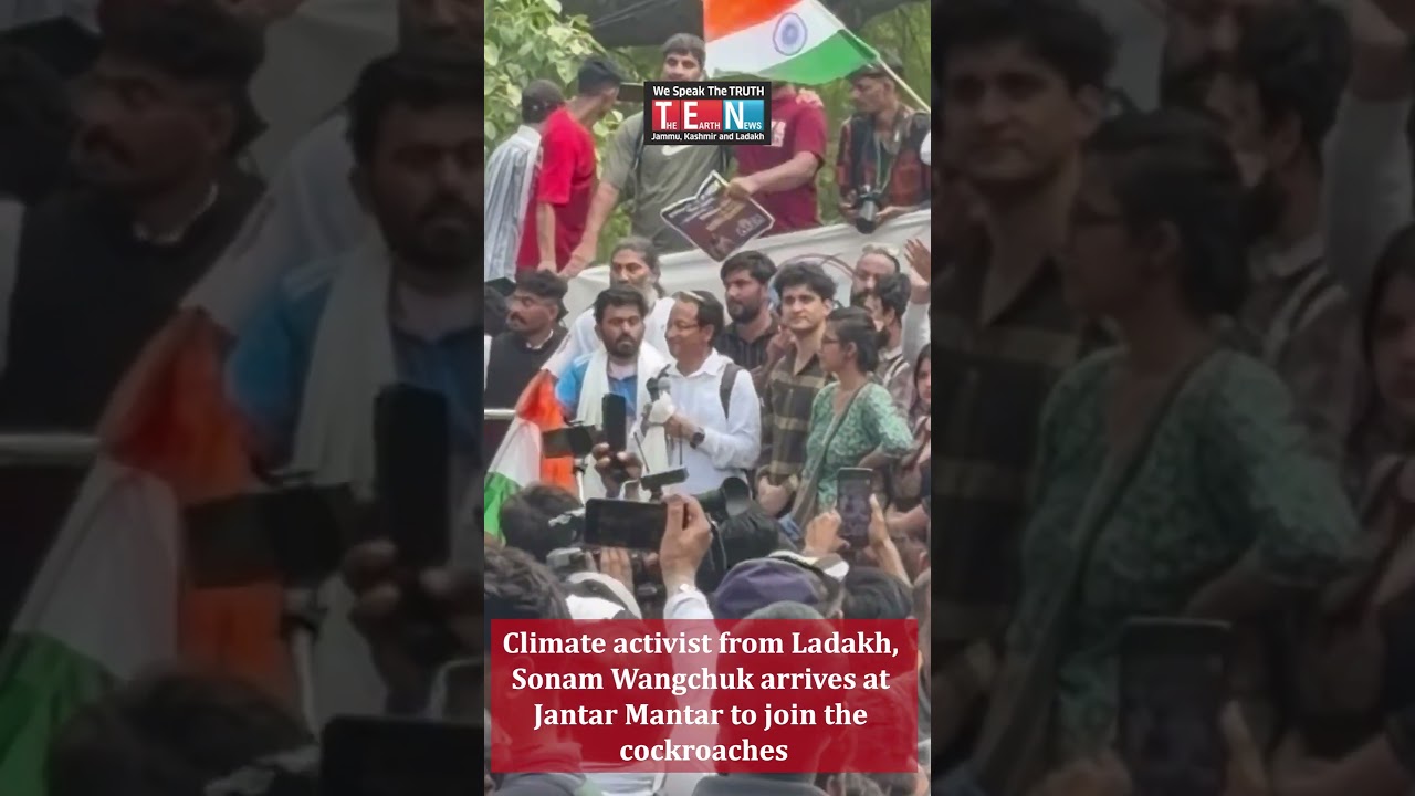 Climate activist from Ladakh, Sonam Wangchuk arrives at Jantar Mantar to join the cockroaches