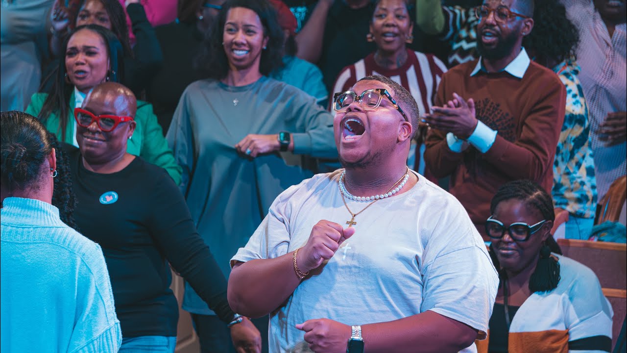 Bishop Brandon Jacobs Old School Praise Break & Mic Toss (Antwaun Cooks, Carson Barnes, Me'Kayla)