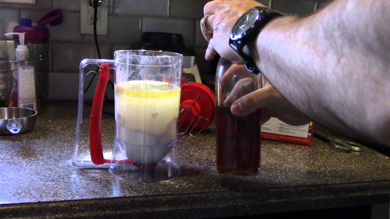 Batter mixer and dispenser for pancakes and waffles