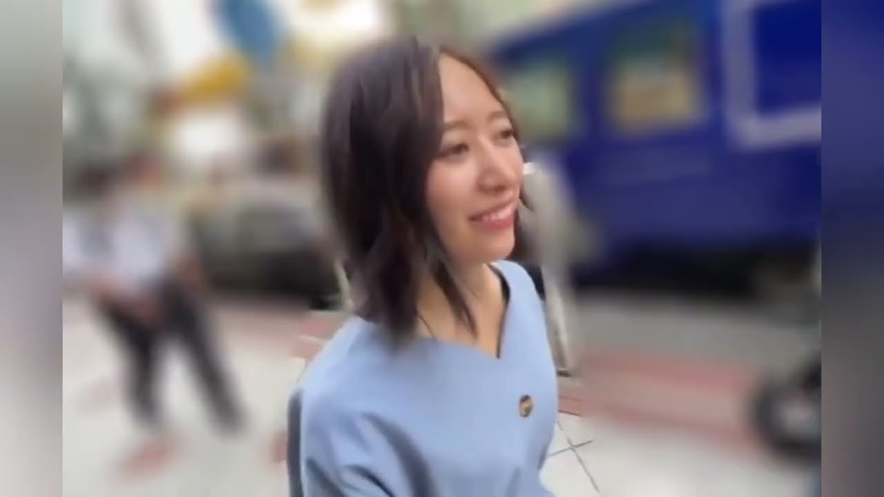 渋谷でお散歩する美女
